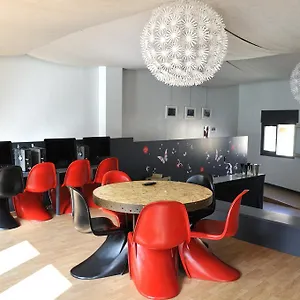 Equity Point Hostel Girona Hostal